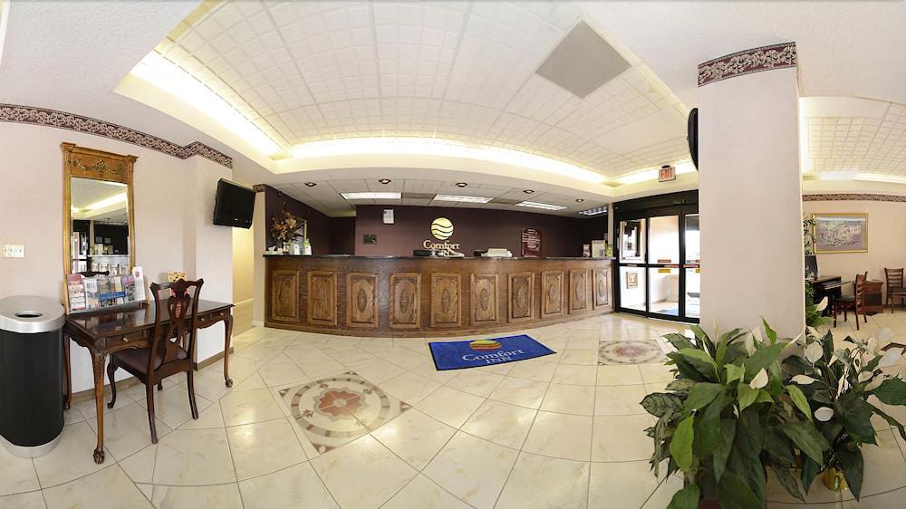 Clarion Pointe Forsyth I-75 Hotel Eksteriør billede