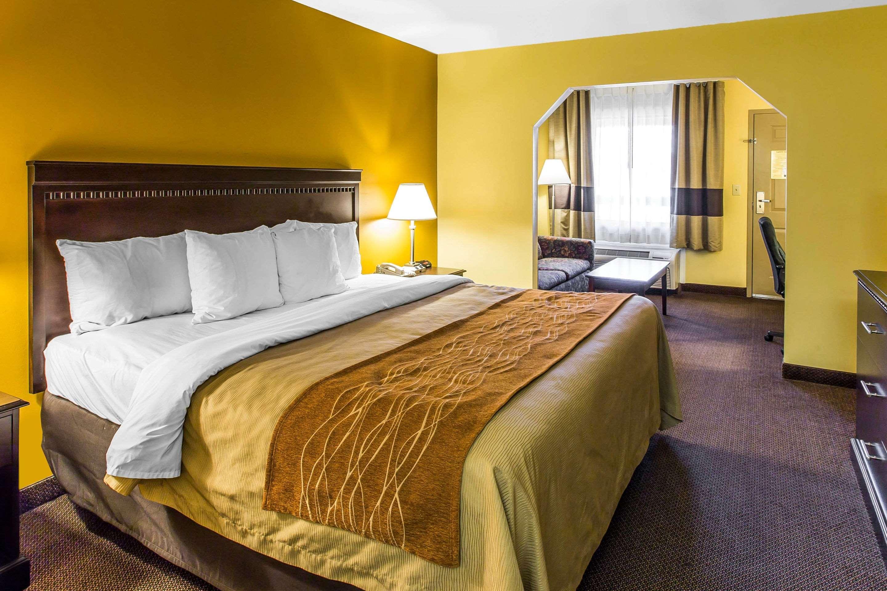 Clarion Pointe Forsyth I-75 Hotel Eksteriør billede