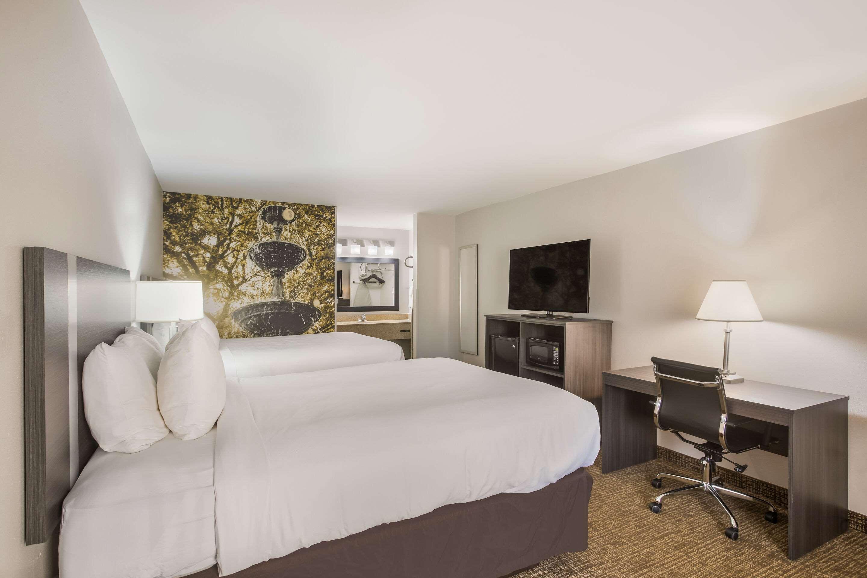 Clarion Pointe Forsyth I-75 Hotel Eksteriør billede