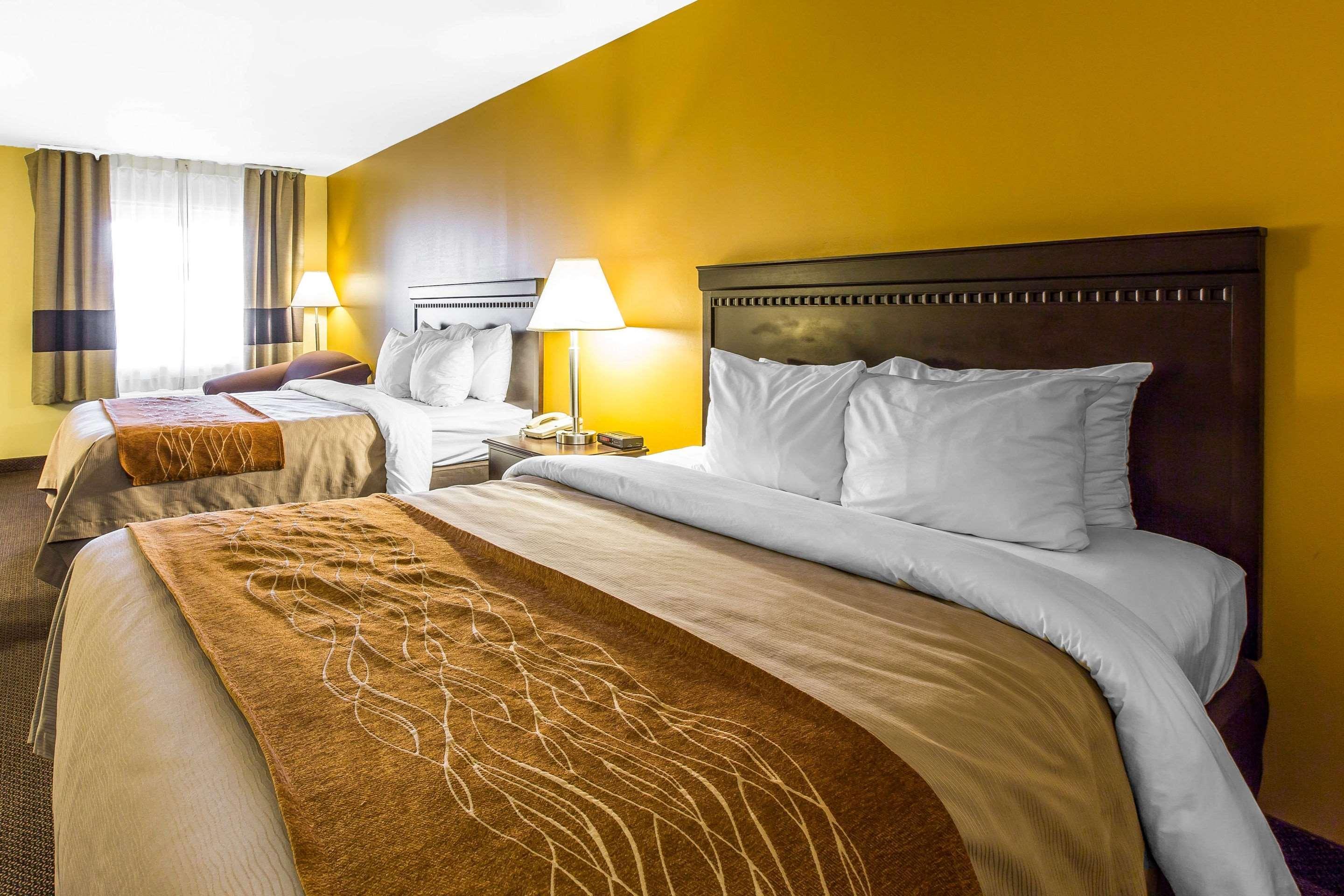 Clarion Pointe Forsyth I-75 Hotel Eksteriør billede