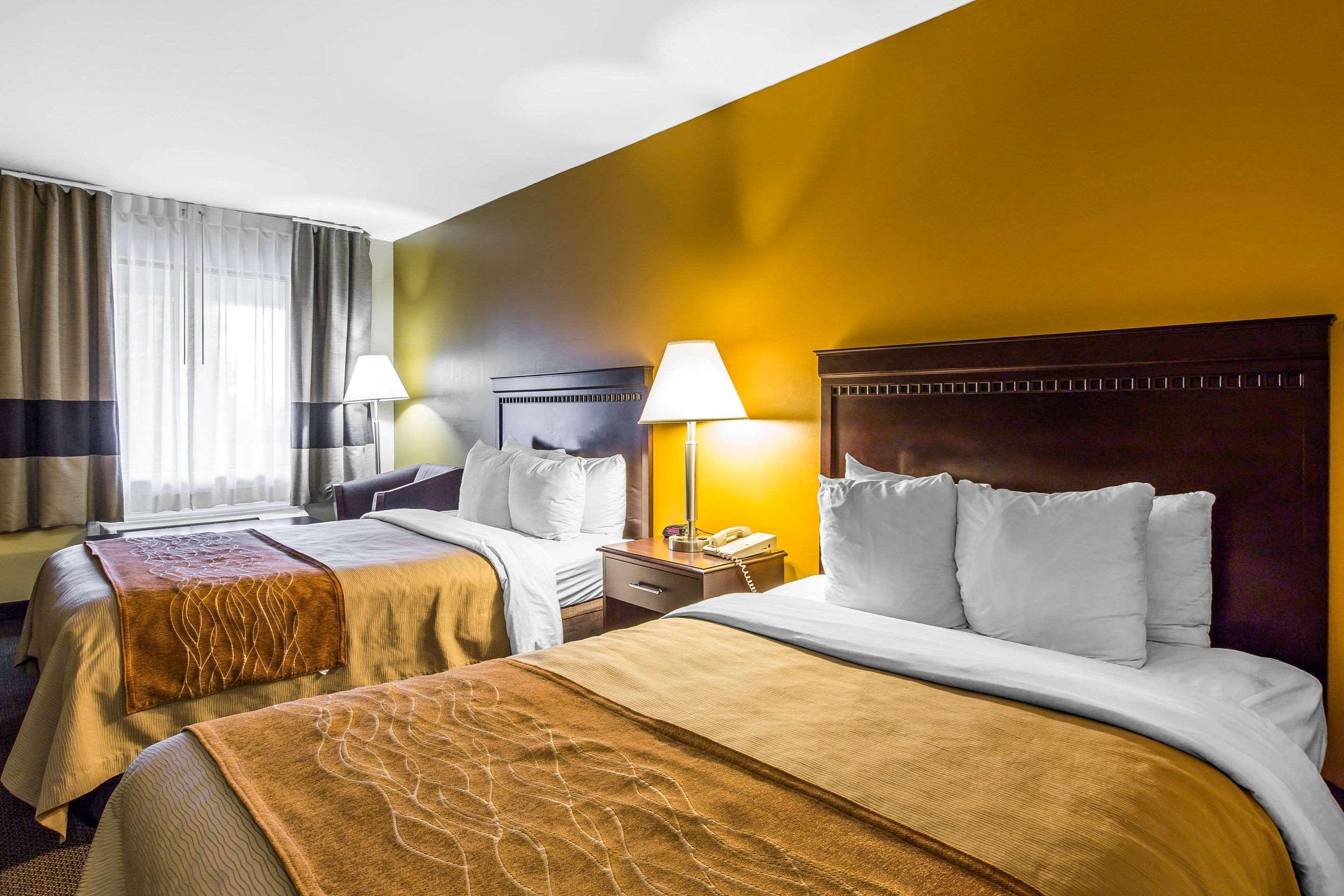 Clarion Pointe Forsyth I-75 Hotel Eksteriør billede