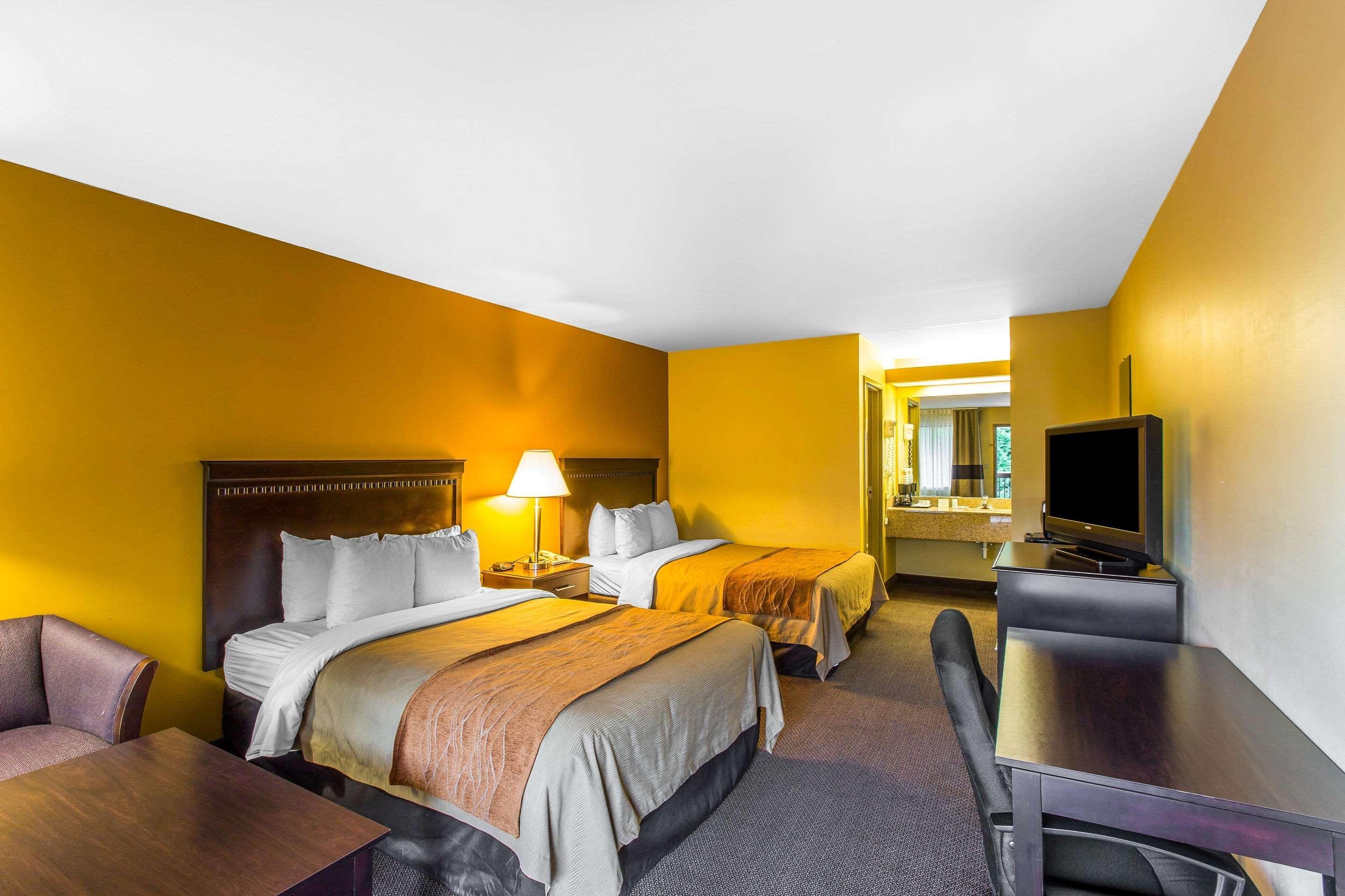 Clarion Pointe Forsyth I-75 Hotel Eksteriør billede