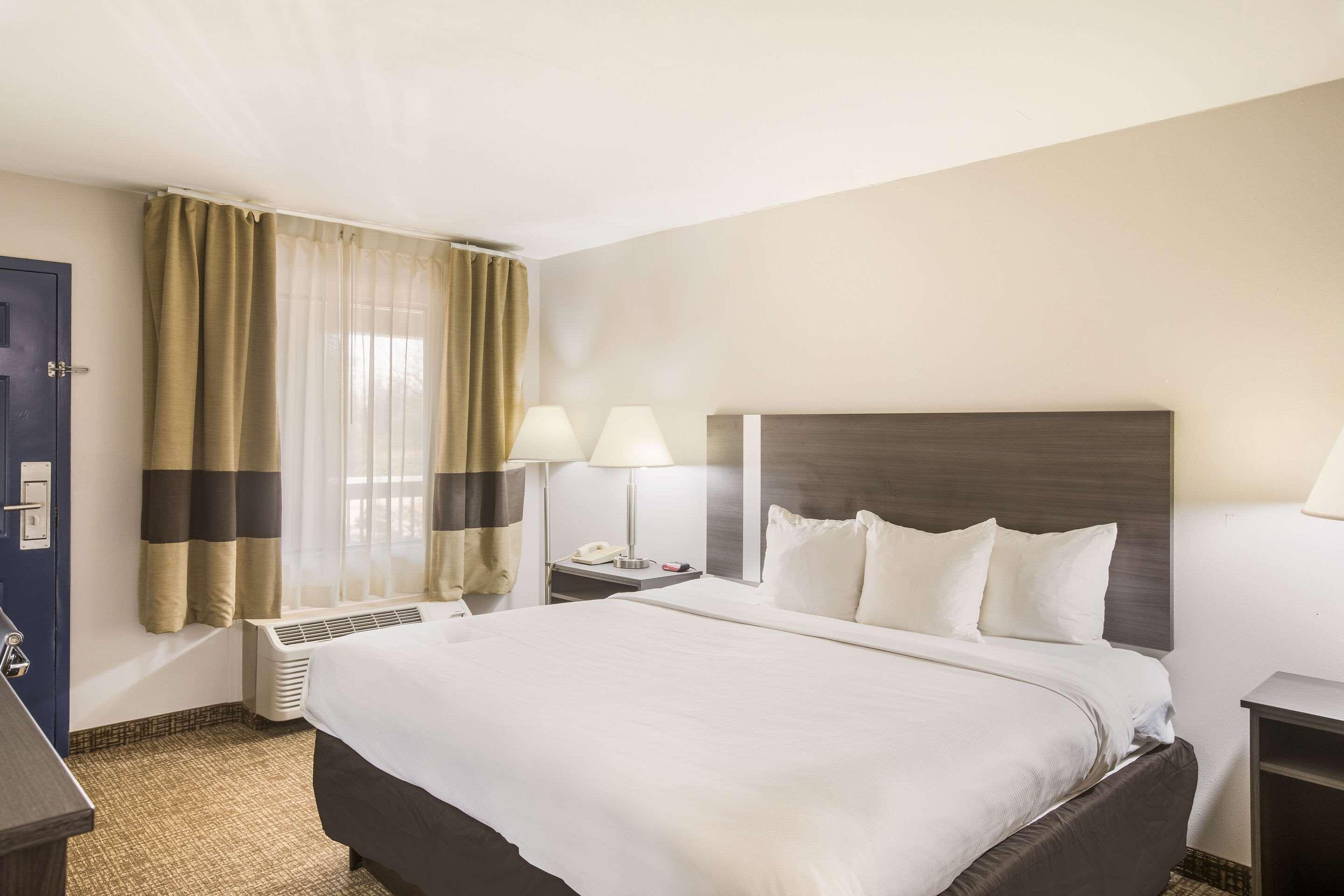 Clarion Pointe Forsyth I-75 Hotel Eksteriør billede