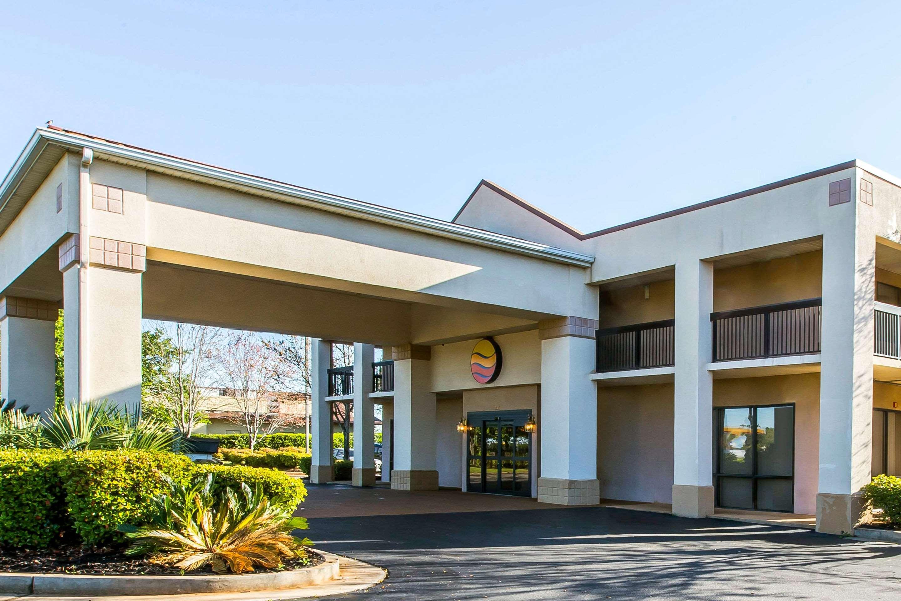 Clarion Pointe Forsyth I-75 Hotel Eksteriør billede