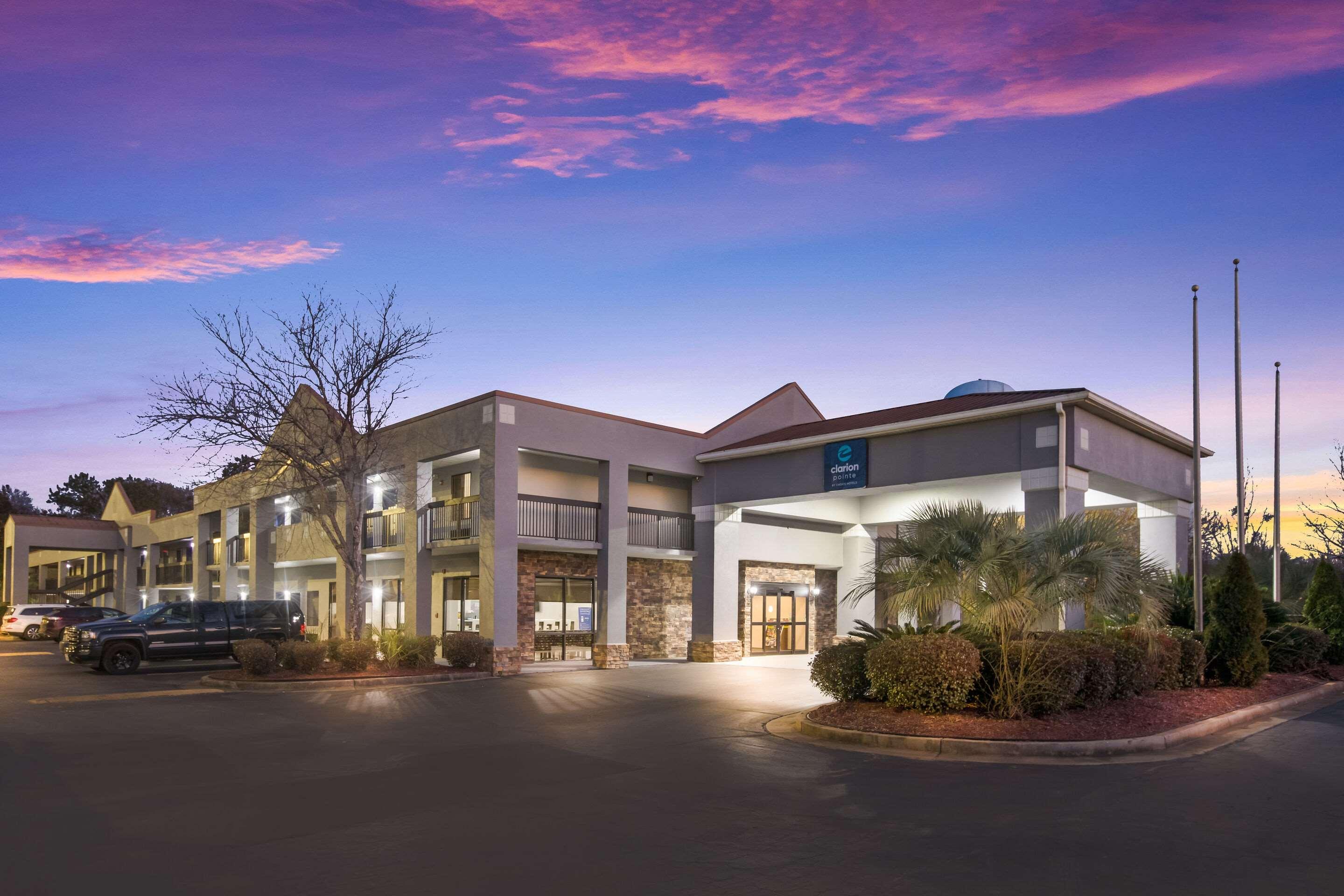 Clarion Pointe Forsyth I-75 Hotel Eksteriør billede