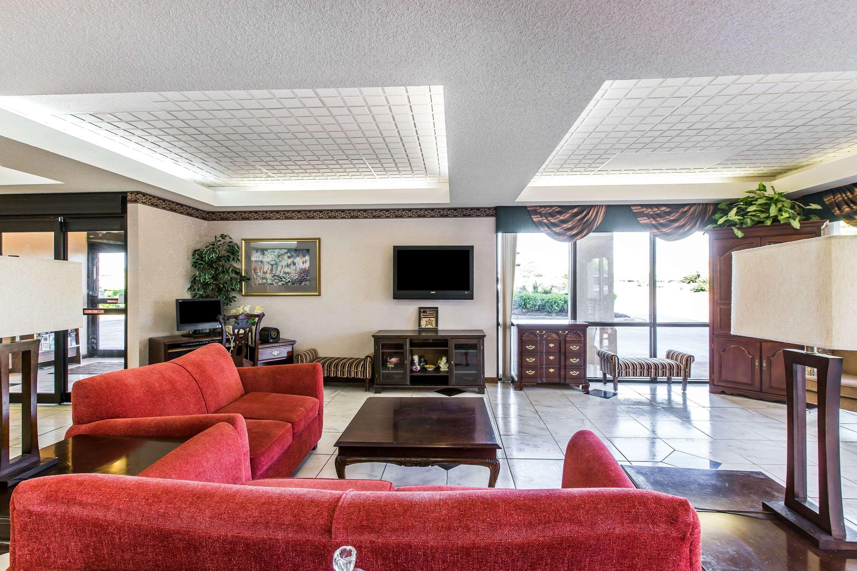 Clarion Pointe Forsyth I-75 Hotel Eksteriør billede