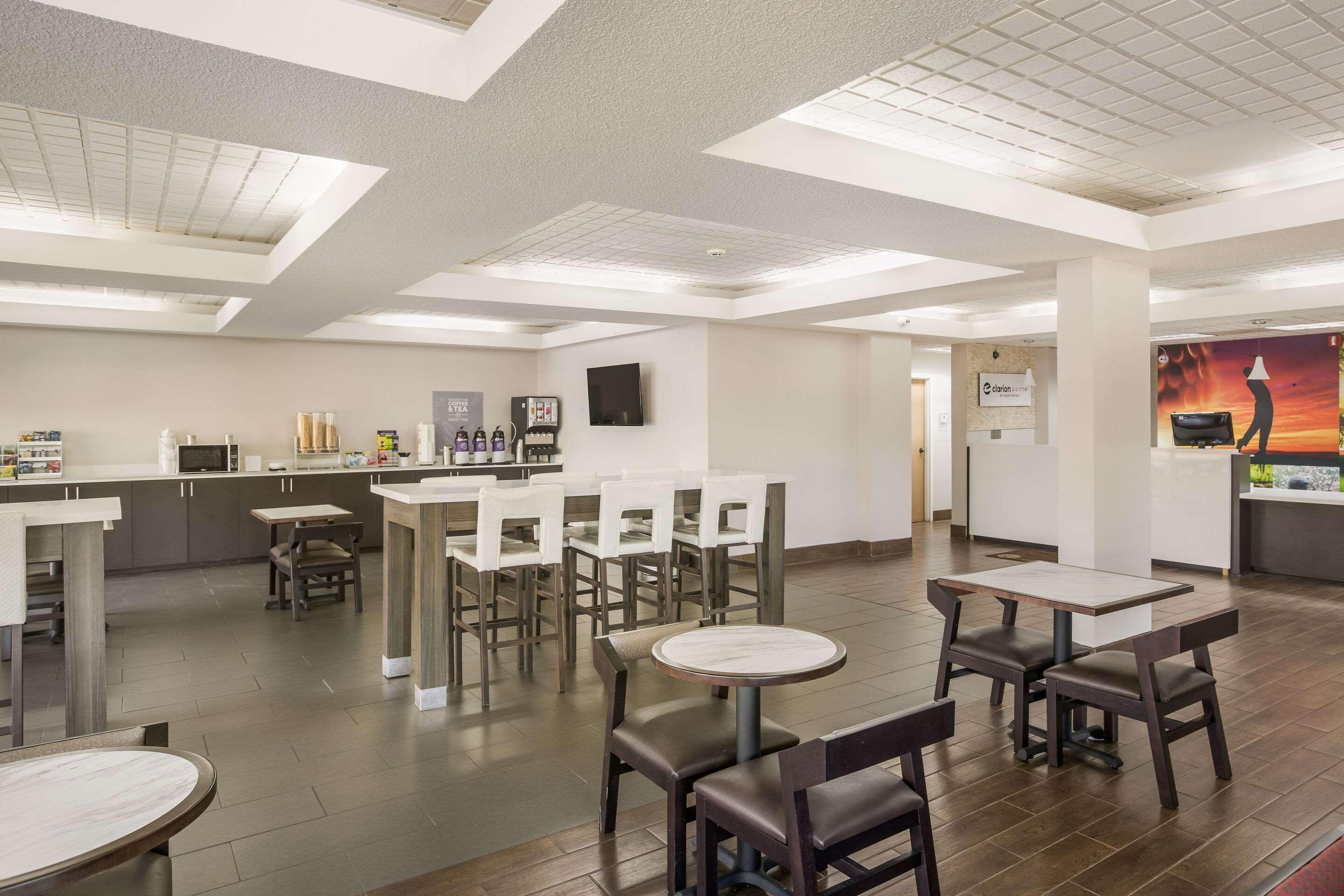 Clarion Pointe Forsyth I-75 Hotel Eksteriør billede
