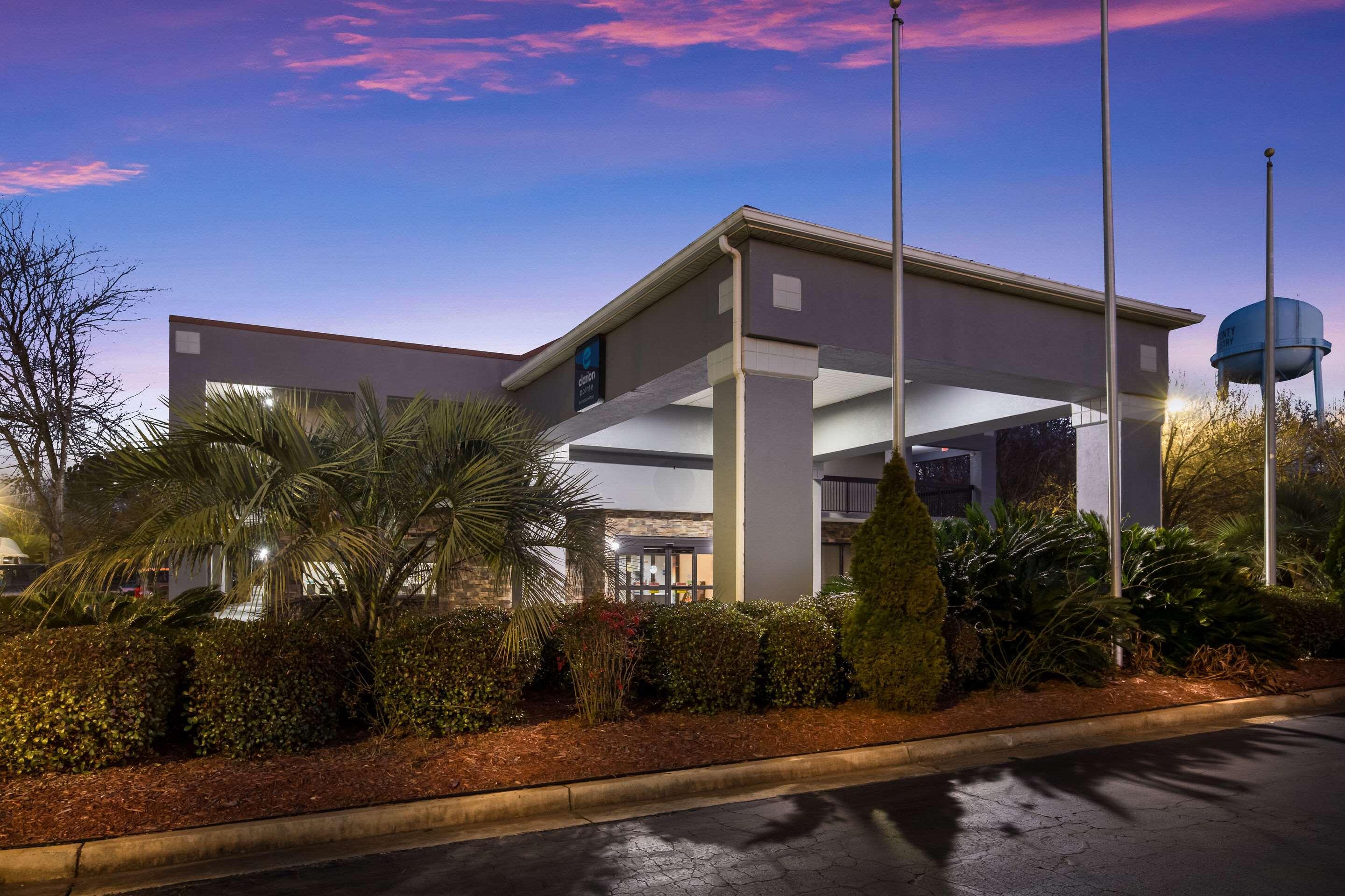 Clarion Pointe Forsyth I-75 Hotel Eksteriør billede