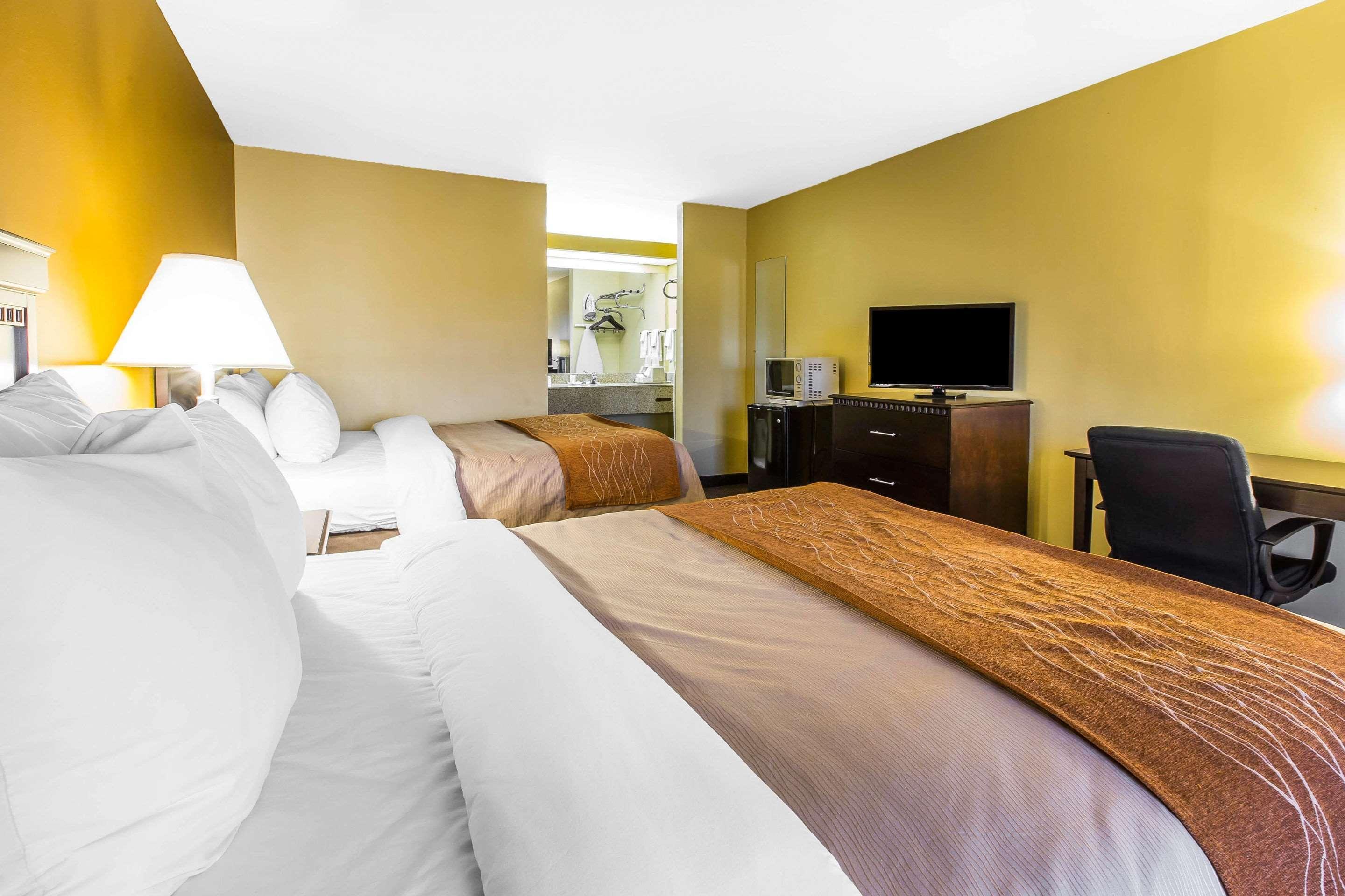 Clarion Pointe Forsyth I-75 Hotel Eksteriør billede