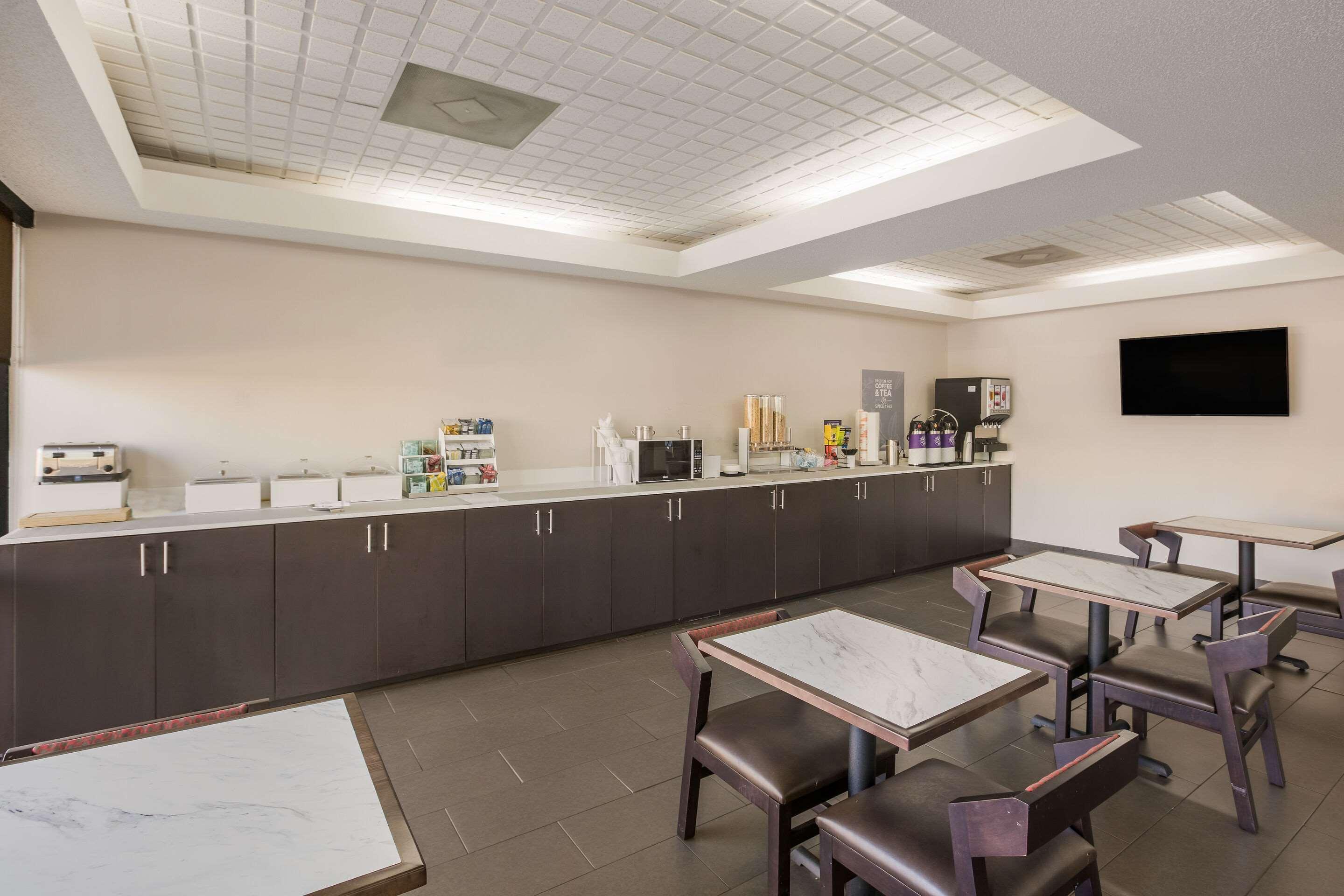 Clarion Pointe Forsyth I-75 Hotel Eksteriør billede