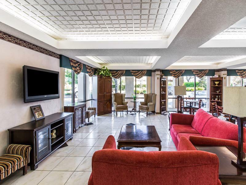 Clarion Pointe Forsyth I-75 Hotel Eksteriør billede